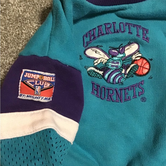 2 onesies and sweater for 18 month 14-18lb baby Disney Tigger, Train & Hornets - Picture 12 of 16